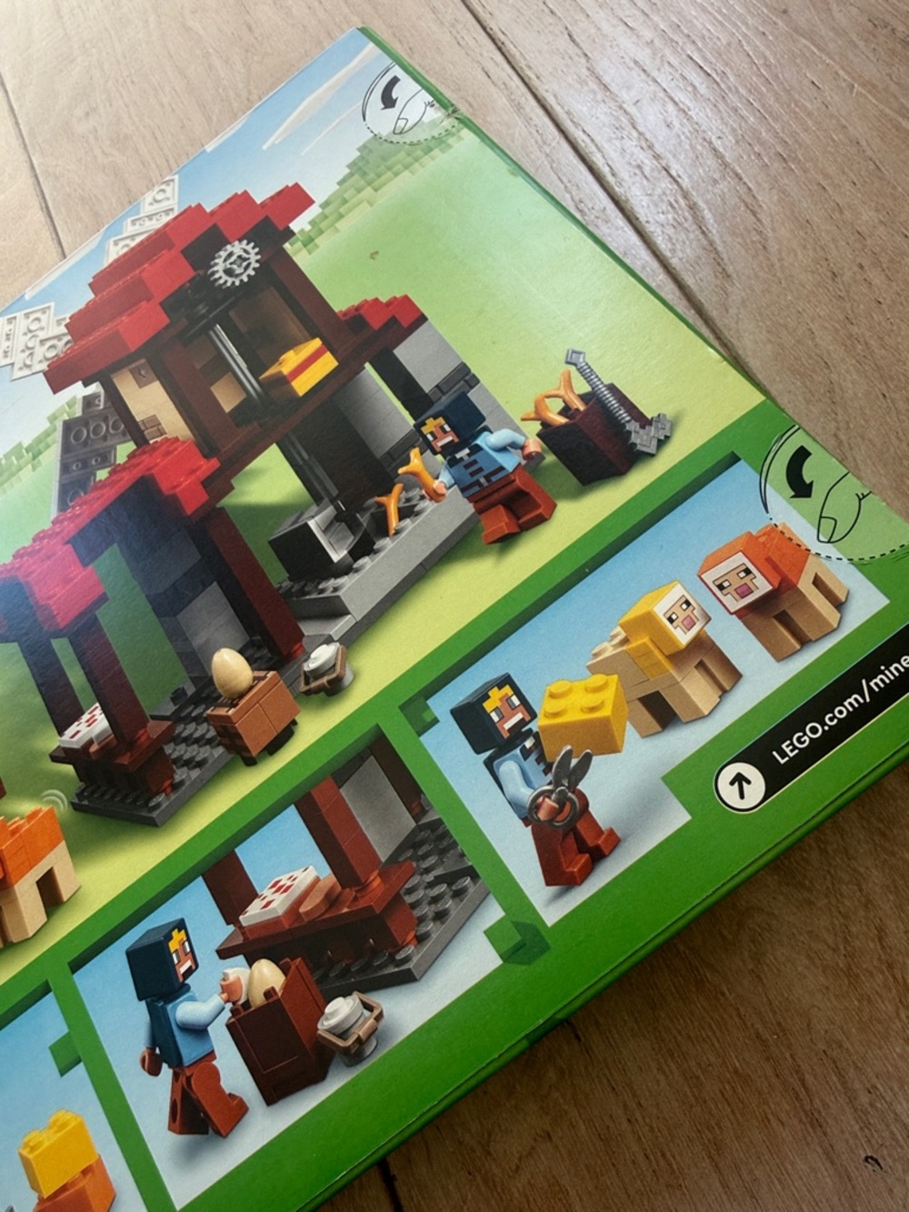 LEGO Minecraft Windmill Set - Green White Red Orange Yellow - Picture 3 of 3